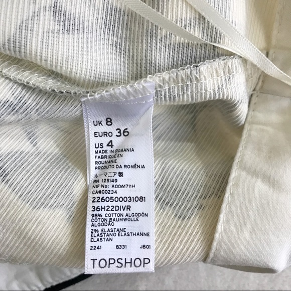 Topshop Mono Floral Print Shorts - Picture 6 of 6